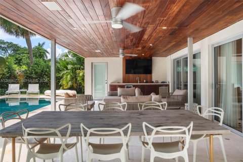 Villa ou maison à vendre à Miami Beach, Floride: 5 chambres, 337.05 m2 № 2365659 - photo 21