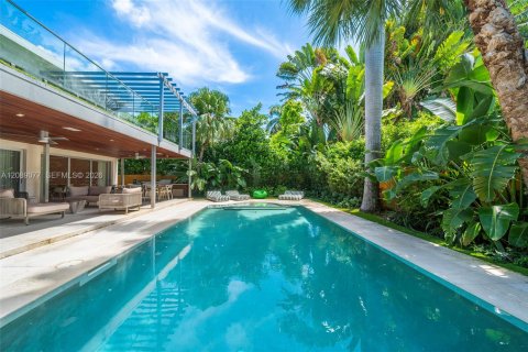 Villa ou maison à vendre à Miami Beach, Floride: 5 chambres, 337.05 m2 № 2365659 - photo 18