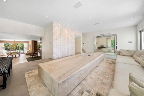 Villa ou maison à vendre à Miami Beach, Floride: 5 chambres, 337.05 m2 № 2365659 - photo 24