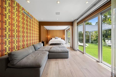 Villa ou maison à vendre à Miami Beach, Floride: 5 chambres, 337.05 m2 № 2365659 - photo 28