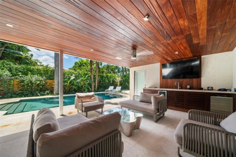Villa ou maison à vendre à Miami Beach, Floride: 5 chambres, 337.05 m2 № 2365659 - photo 15