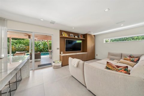 Villa ou maison à vendre à Miami Beach, Floride: 5 chambres, 337.05 m2 № 2365659 - photo 14
