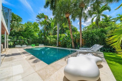 Villa ou maison à vendre à Miami Beach, Floride: 5 chambres, 337.05 m2 № 2365659 - photo 19
