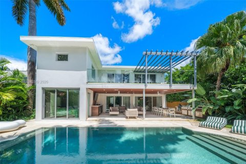 Villa ou maison à Miami Beach, Floride 5 chambres, 337.05 m2 № 2365659