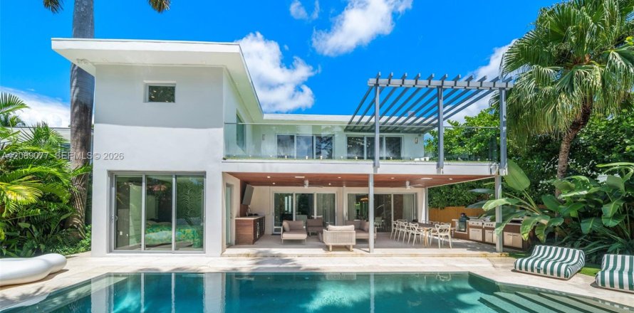 Villa ou maison à Miami Beach, Floride 5 chambres, 337.05 m2 № 2365659