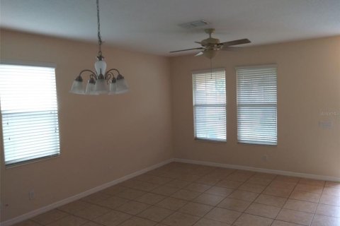 Villa ou maison à louer à Orlando, Floride: 4 chambres, 215.9 m2 № 2398892 - photo 3