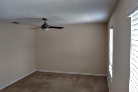 Villa ou maison à louer à Orlando, Floride: 4 chambres, 215.9 m2 № 2398892 - photo 9