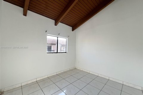 Adosado en alquiler en Miami, Florida, 3 dormitorios, 91.69 m2 № 1990105 - foto 11