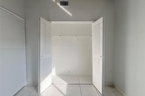 Adosado en alquiler en Miami, Florida, 3 dormitorios, 91.69 m2 № 1990105 - foto 12