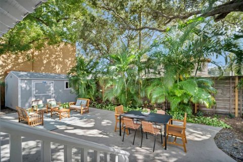 Villa ou maison à vendre à Tampa, Floride: 2 chambres, 144.37 m2 № 2431086 - photo 12