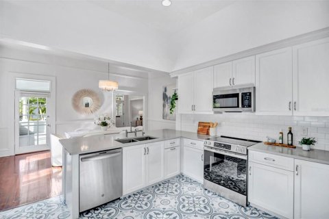 Villa ou maison à vendre à Tampa, Floride: 2 chambres, 144.37 m2 № 2431086 - photo 28