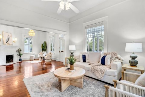 Villa ou maison à vendre à Tampa, Floride: 2 chambres, 144.37 m2 № 2431086 - photo 4
