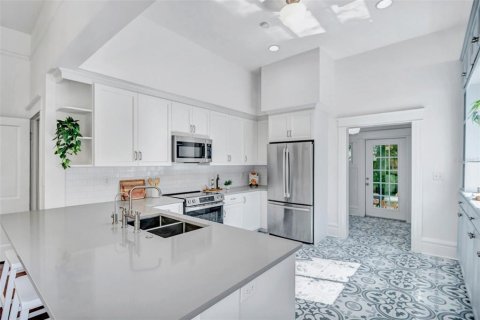 Villa ou maison à vendre à Tampa, Floride: 2 chambres, 144.37 m2 № 2431086 - photo 7