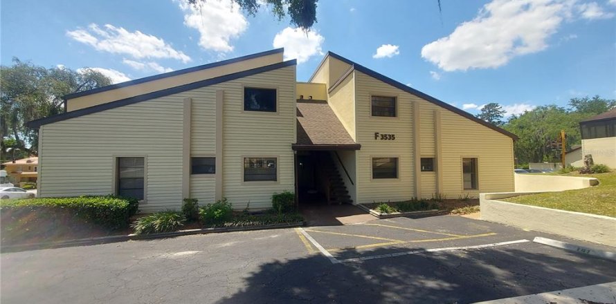 Condo in Ocala, Florida, 2 bedrooms № 2099388