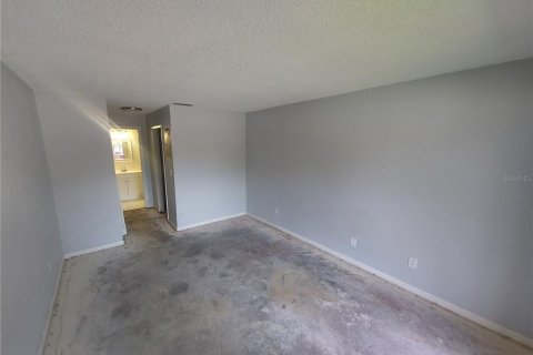 Condo in Ocala, Florida, 2 bedrooms № 2099388 - photo 7