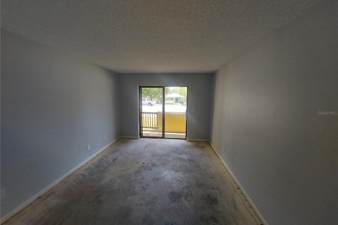 Condo in Ocala, Florida, 2 bedrooms № 2099388 - photo 6