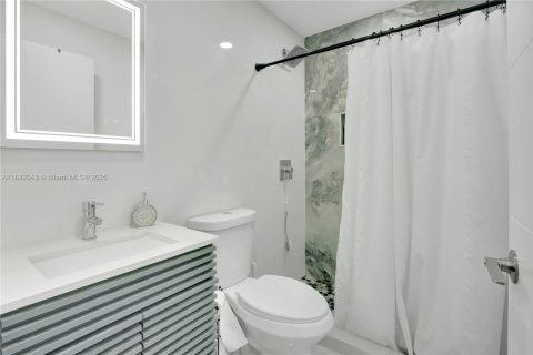 Touwnhouse à vendre à Miami, Floride: 2 chambres, 115.2 m2 № 1834386 - photo 7