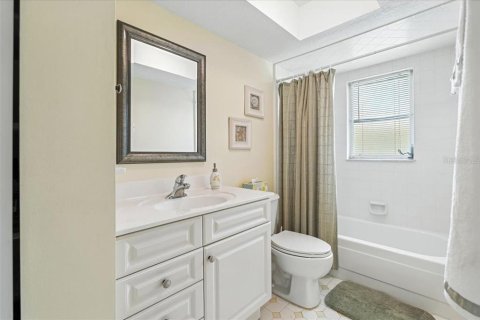 House in Port Charlotte, Florida 2 bedrooms, 129.69 sq.m. № 1836912 - photo 21