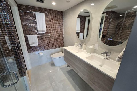 Copropriété à louer à Miami, Floride: 2 chambres, 152.17 m2 № 2053884 - photo 24