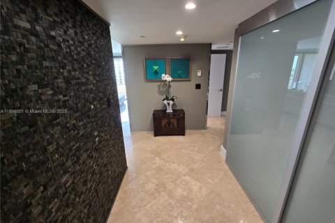Copropriété à louer à Miami, Floride: 2 chambres, 152.17 m2 № 2053884 - photo 14