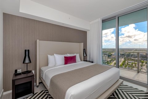 Condo in Hollywood, Florida, 3 bedrooms № 2370110 - photo 9