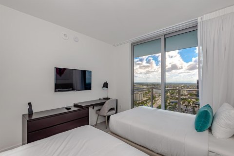 Condo in Hollywood, Florida, 3 bedrooms № 2370110 - photo 13
