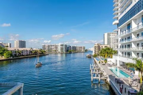 Condo à Hollywood, Floride, 3 chambres № 2370110