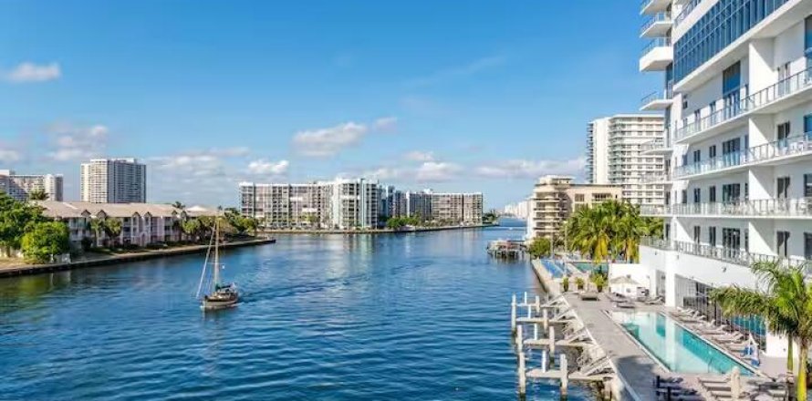 Condo in Hollywood, Florida, 3 bedrooms № 2370110