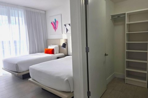 Condo in Hollywood, Florida, 3 bedrooms № 2370110 - photo 15