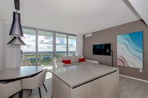 Condo in Hollywood, Florida, 3 bedrooms № 2370110 - photo 5