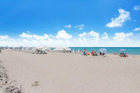 Condo in Hollywood, Florida, 3 bedrooms № 2370110 - photo 25