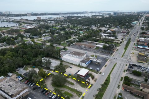 Commercial property in Holly Hill, Florida № 872972 - photo 1