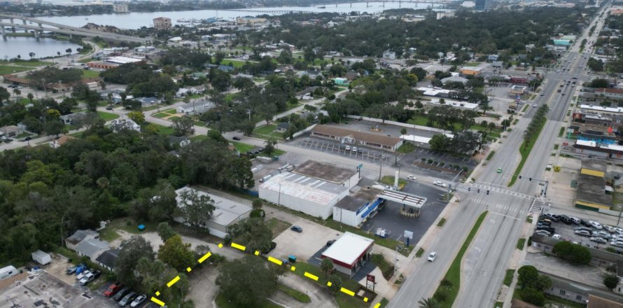 Commercial property in Holly Hill, Florida № 872972