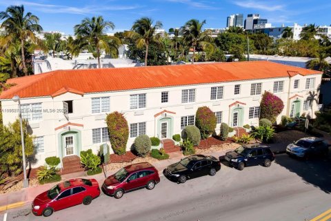 Condominio en alquiler en Miami Beach, Florida, 1 dormitorio, 42.64 m2 № 1887844 - foto 1