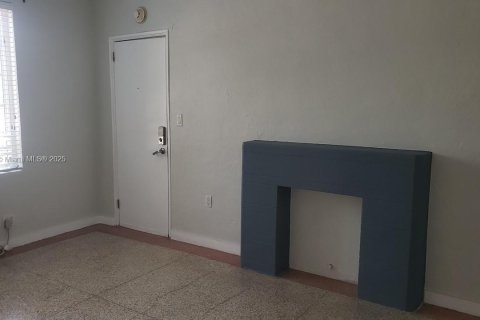 Condominio en alquiler en Miami Beach, Florida, 1 dormitorio, 42.64 m2 № 1887844 - foto 13