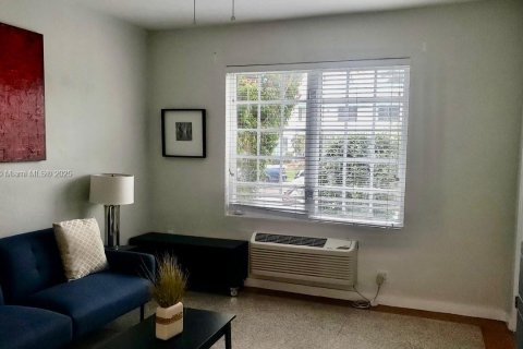 Condominio en alquiler en Miami Beach, Florida, 1 dormitorio, 42.64 m2 № 1887844 - foto 10