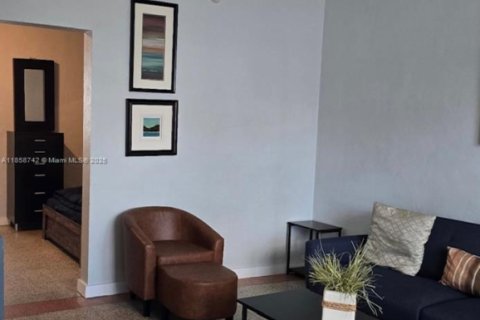 Condominio en alquiler en Miami Beach, Florida, 1 dormitorio, 42.64 m2 № 1887844 - foto 9