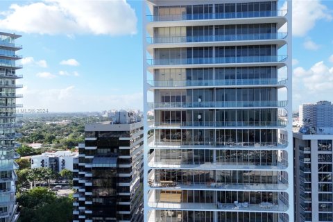 Condo in Miami, Florida, 3 bedrooms  № 1943118 - photo 2