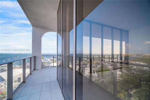 Condo in Miami, Florida, 3 bedrooms  № 1943118 - photo 25