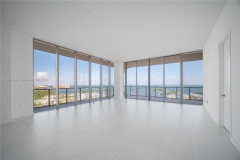 Condo in Miami, Florida, 3 bedrooms  № 1943118 - photo 10