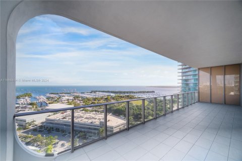 Condo in Miami, Florida, 3 bedrooms  № 1943118 - photo 26