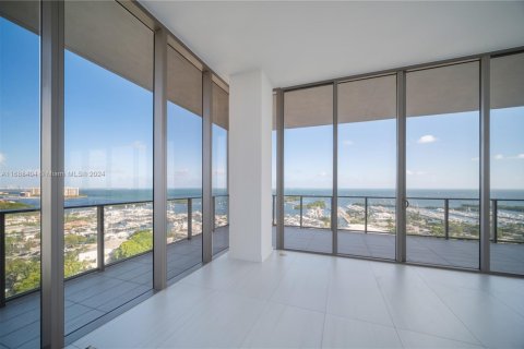 Condo in Miami, Florida, 3 bedrooms  № 1943118 - photo 12