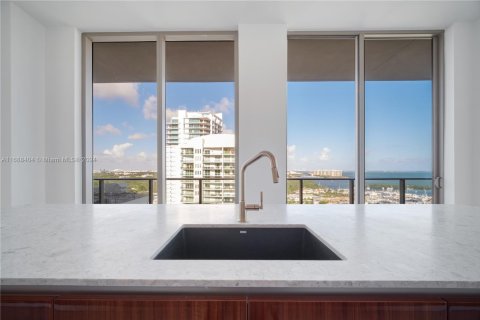 Condo in Miami, Florida, 3 bedrooms  № 1943118 - photo 23