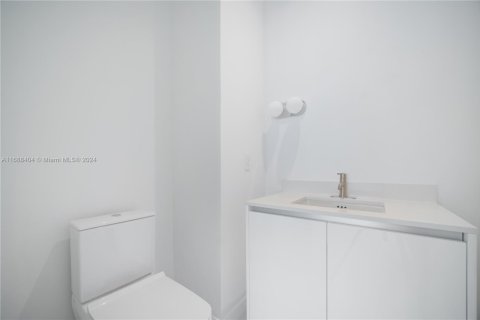 Condo in Miami, Florida, 3 bedrooms  № 1943118 - photo 28