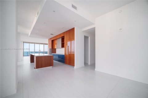 Condo in Miami, Florida, 3 bedrooms  № 1943118 - photo 24