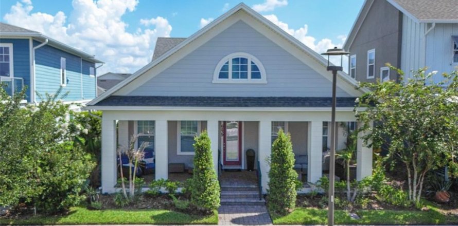 House in Orlando, Florida 4 bedrooms, 300.26 sq.m. № 2150673