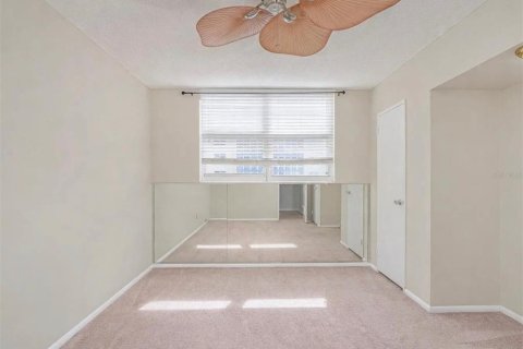 Condo in Daytona Beach, Florida, 2 bedrooms  № 2394236 - photo 13