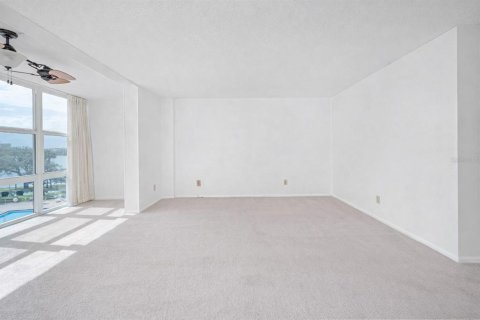 Condo in Daytona Beach, Florida, 2 bedrooms  № 2394236 - photo 3