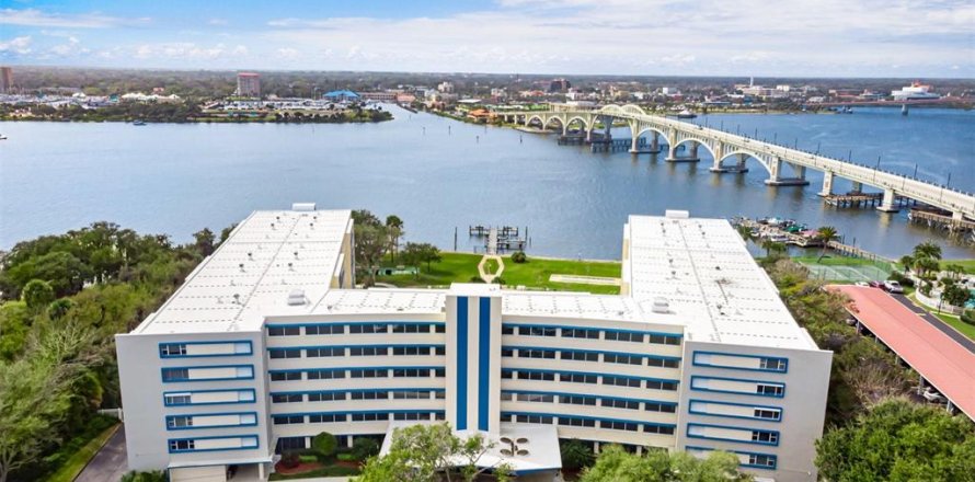 Condo in Daytona Beach, Florida, 2 bedrooms  № 2394236