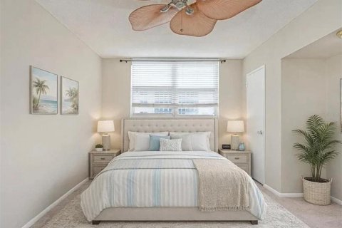 Condo in Daytona Beach, Florida, 2 bedrooms  № 2394236 - photo 12